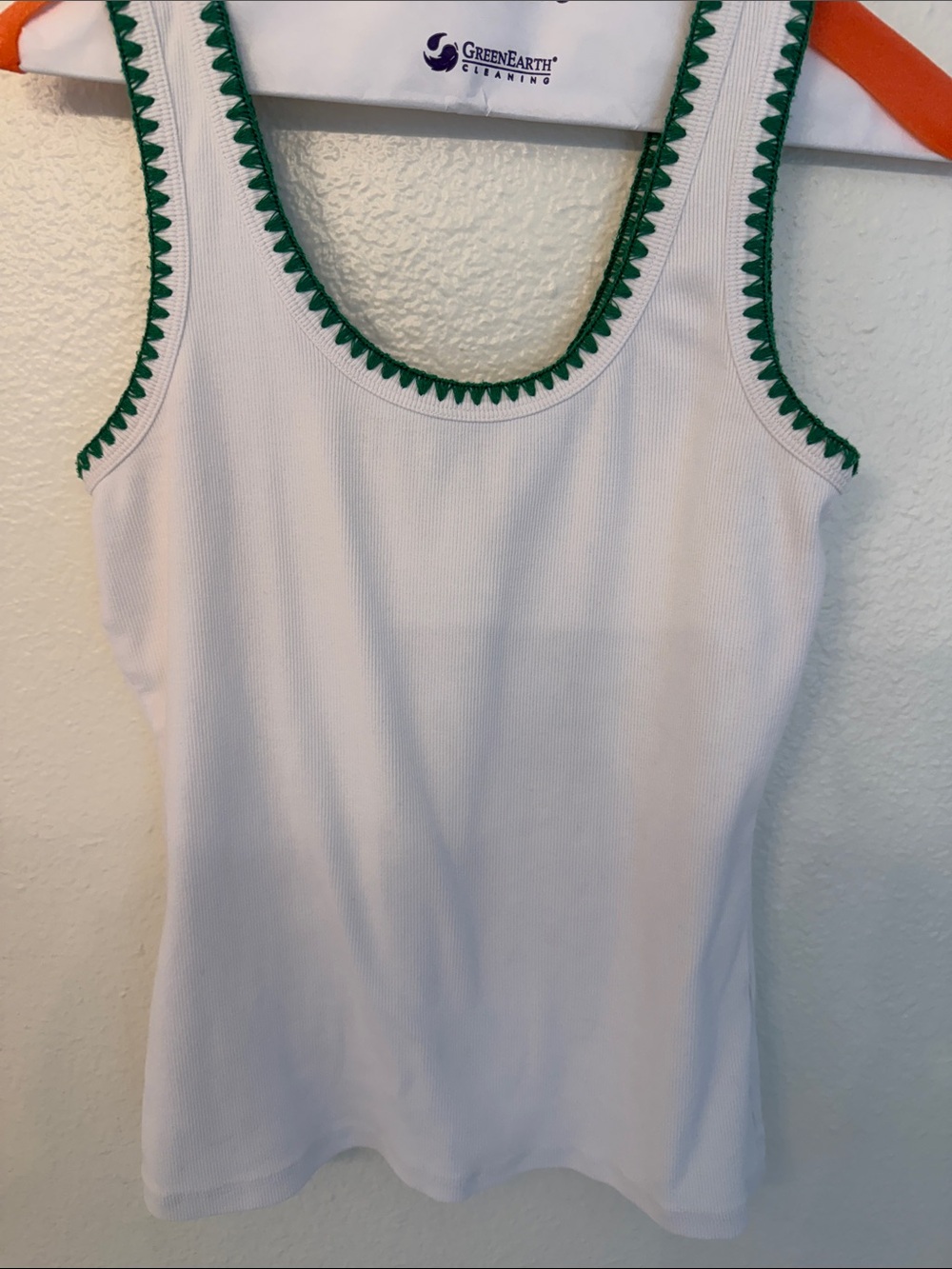 Boden White Ribbed Tank with Green Scallop Trim
